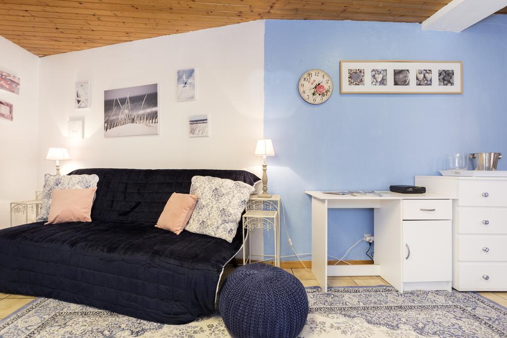 Romantic Studio Center Colmar Bilik gambar